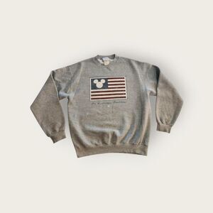Vintage Y2k Disney grey Mickey Mouse American flag graphic crewneck sweatshirt